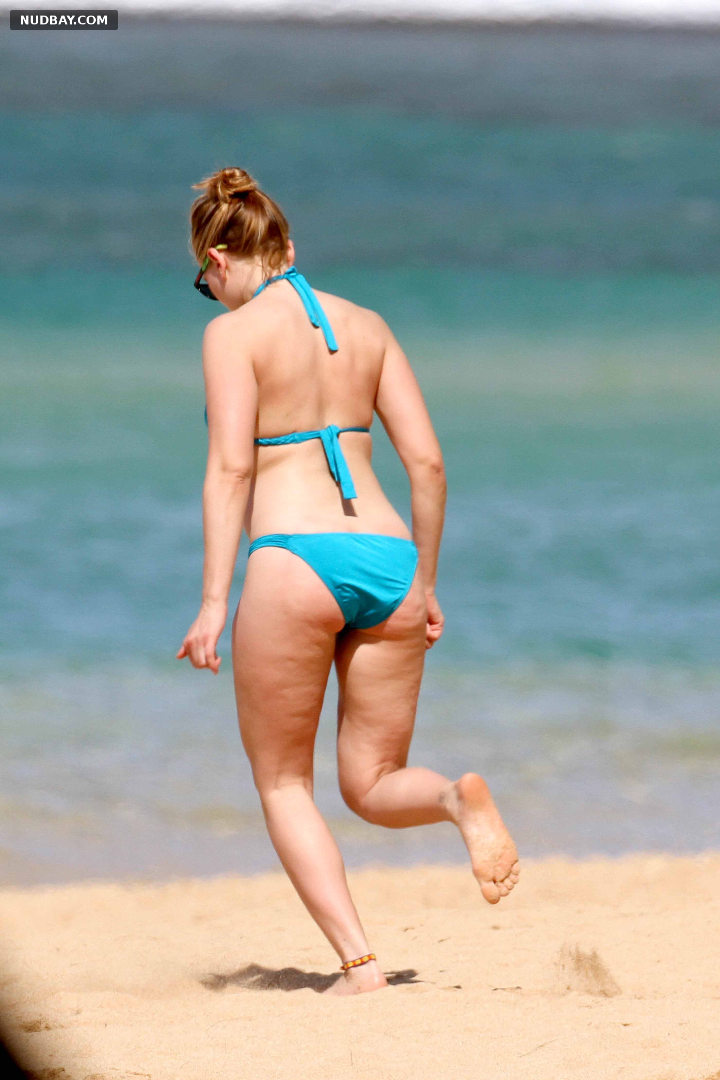 Scarlett Johansson nude ass bikini on the beach in Hawaii 02 10 2012