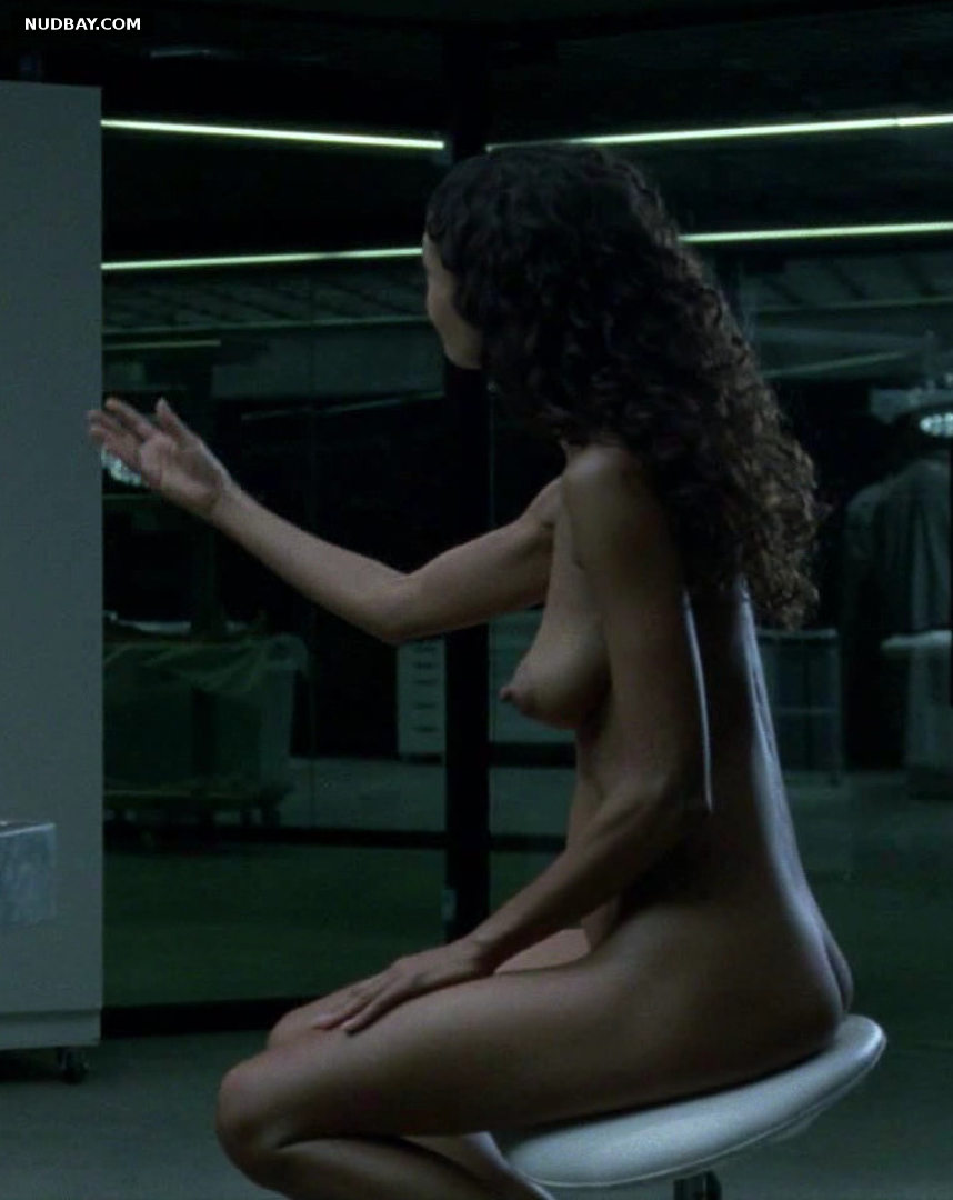 Thandie Newton naked tits in Westworld S01E06 (2016)