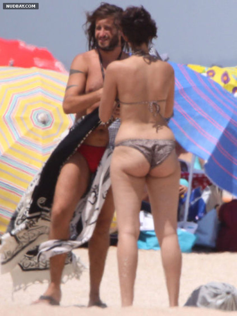Alba Flores nude booty on the beach bikini (2016)