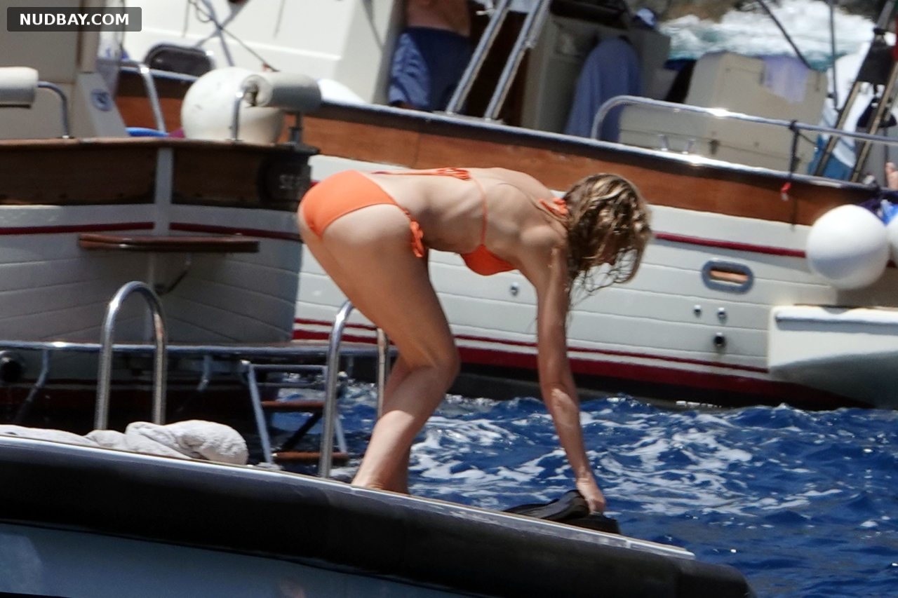 Gwyneth Paltrow Sexy & Ass in orange bikini on holiday in Capri 2018