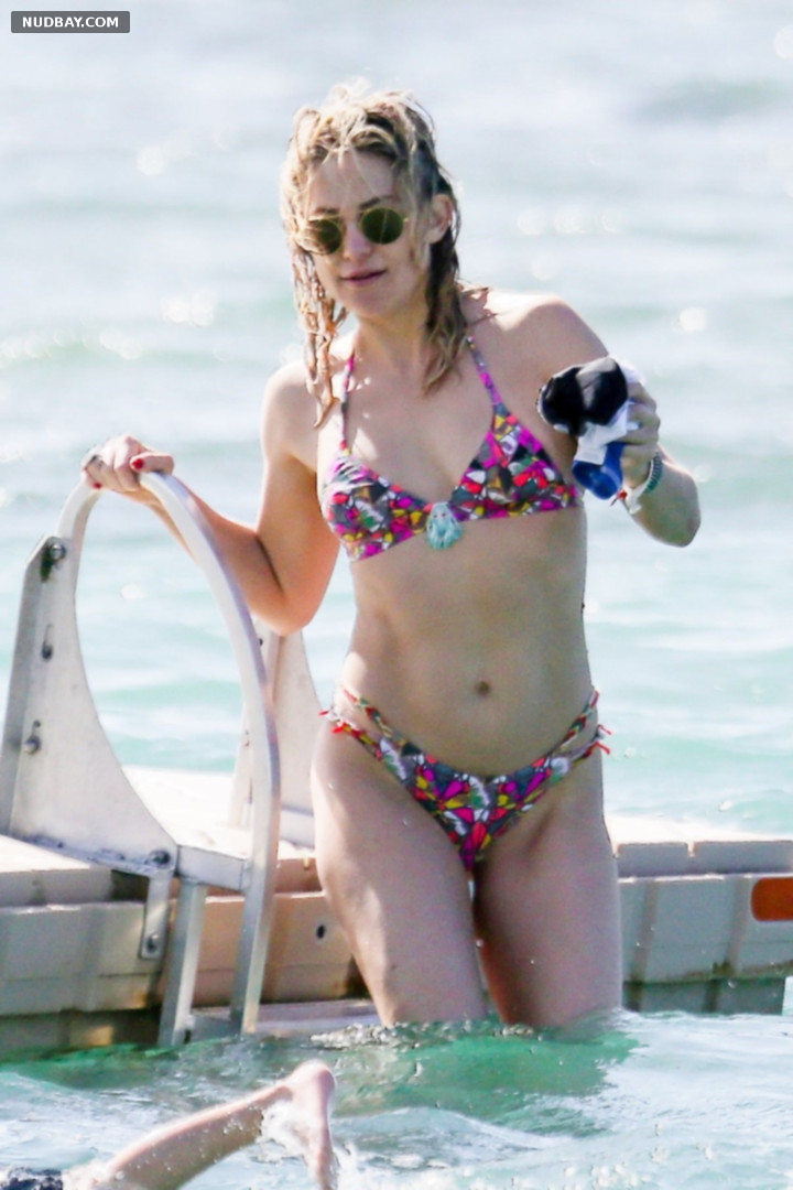 Kate Hudson naked wearing a bikini at a beach in Hawaii April 4 2017