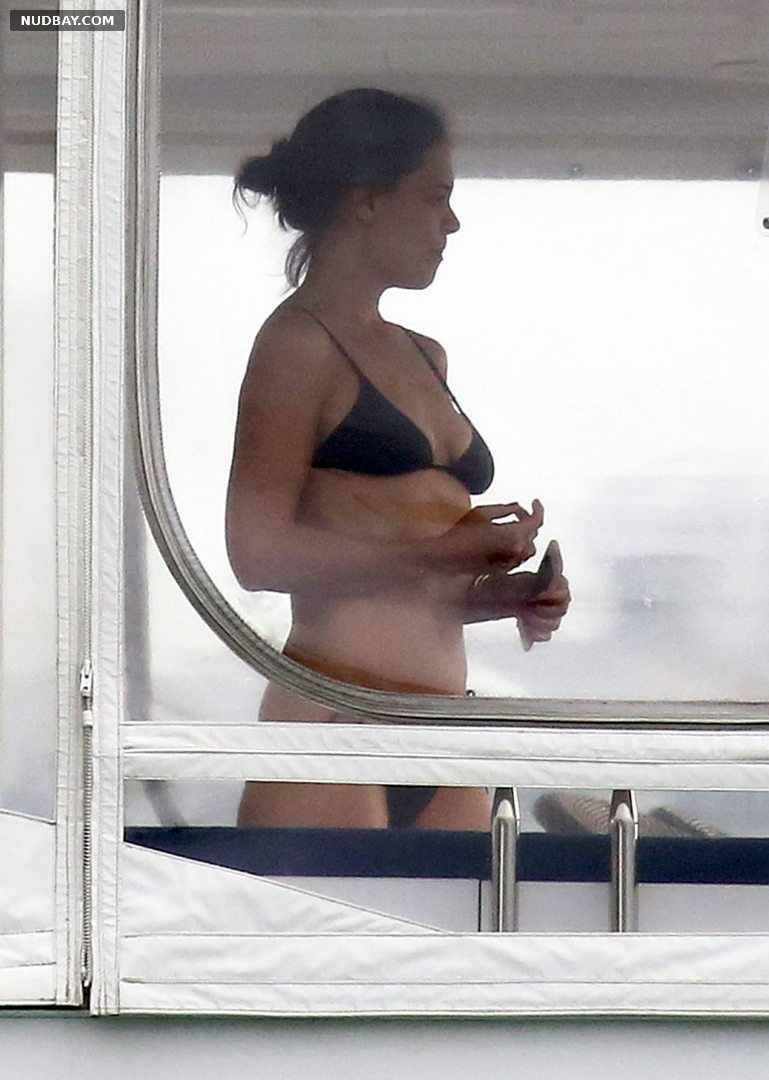 Katie Holmes sexy in a Bikini in Miami 28 12 2018