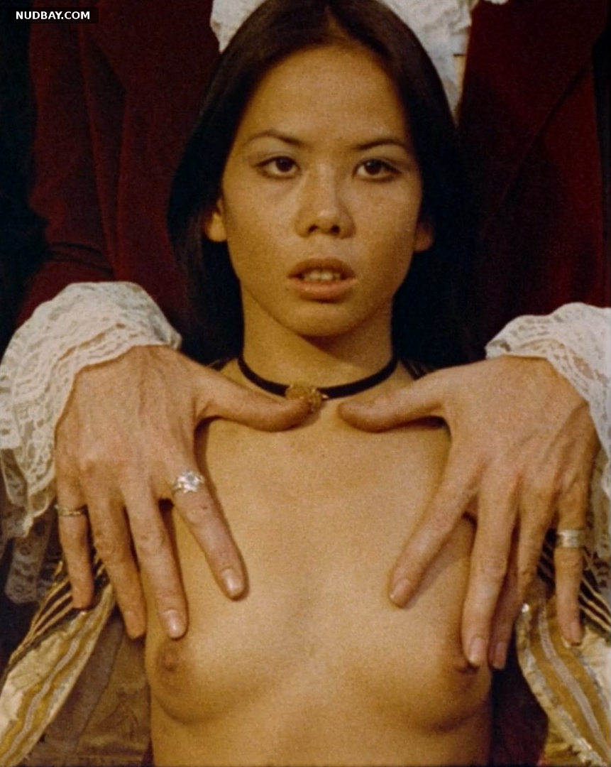 Kuelan Herce nude in The Shiver of the Vampires (1971)