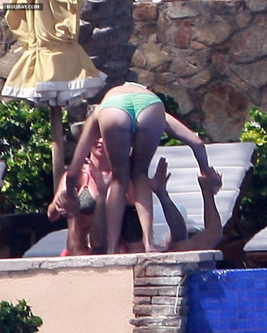 Leann Rimes nude butt in sexy bikini on vacation 2010