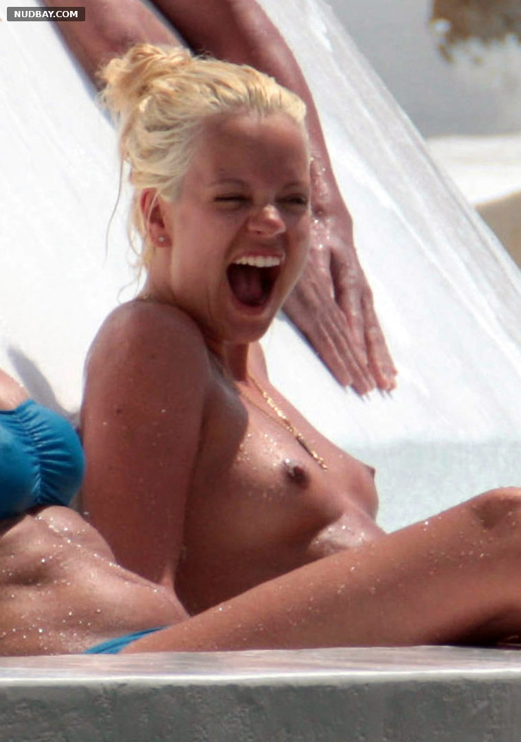Lily Allen nude on the beach Vacation 2009