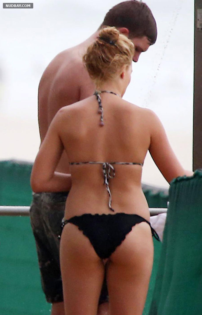 Margot Robbie Ass & Hot Bikini at a beach in Byron Bay 2013
