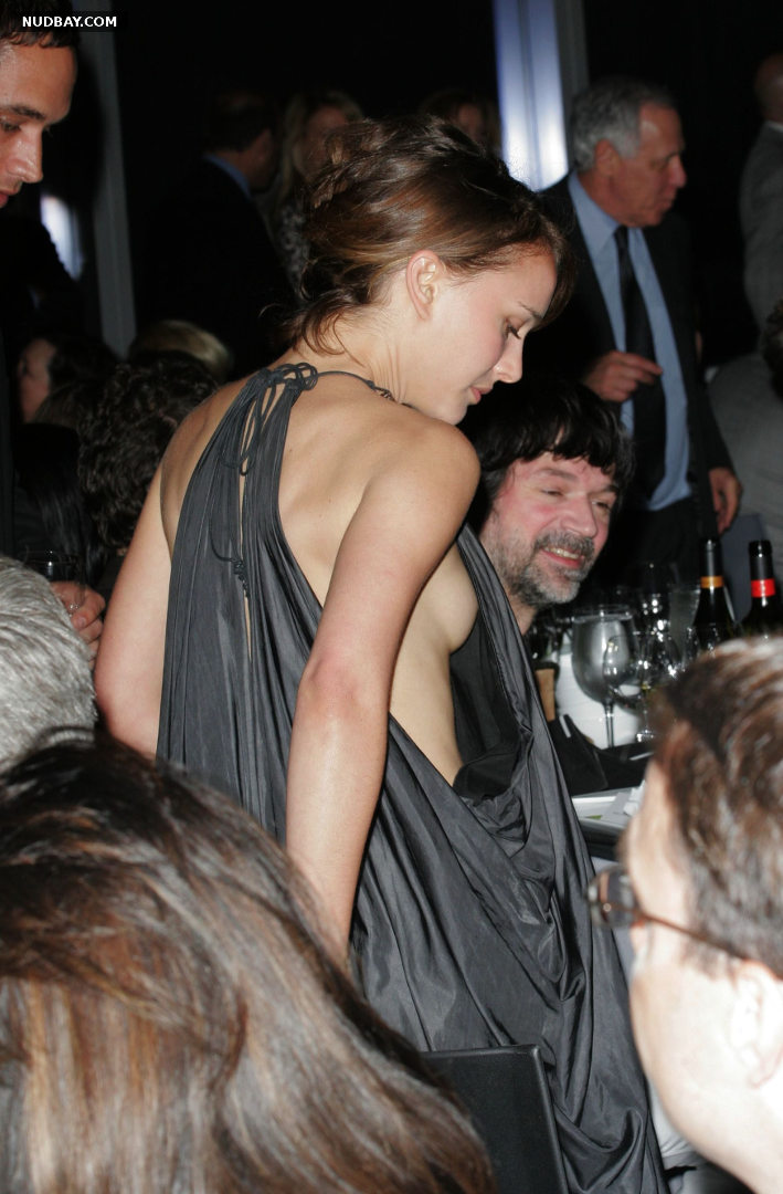 Natalie Portman nude tits attend annual ‘Downtown Dinner’ NY 03 05 2007