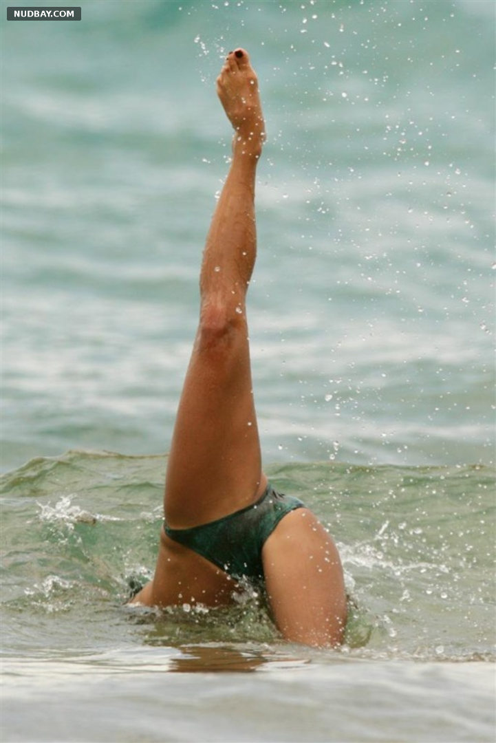 Nicole Scherzinger crotch in Bikini on vacation 2007