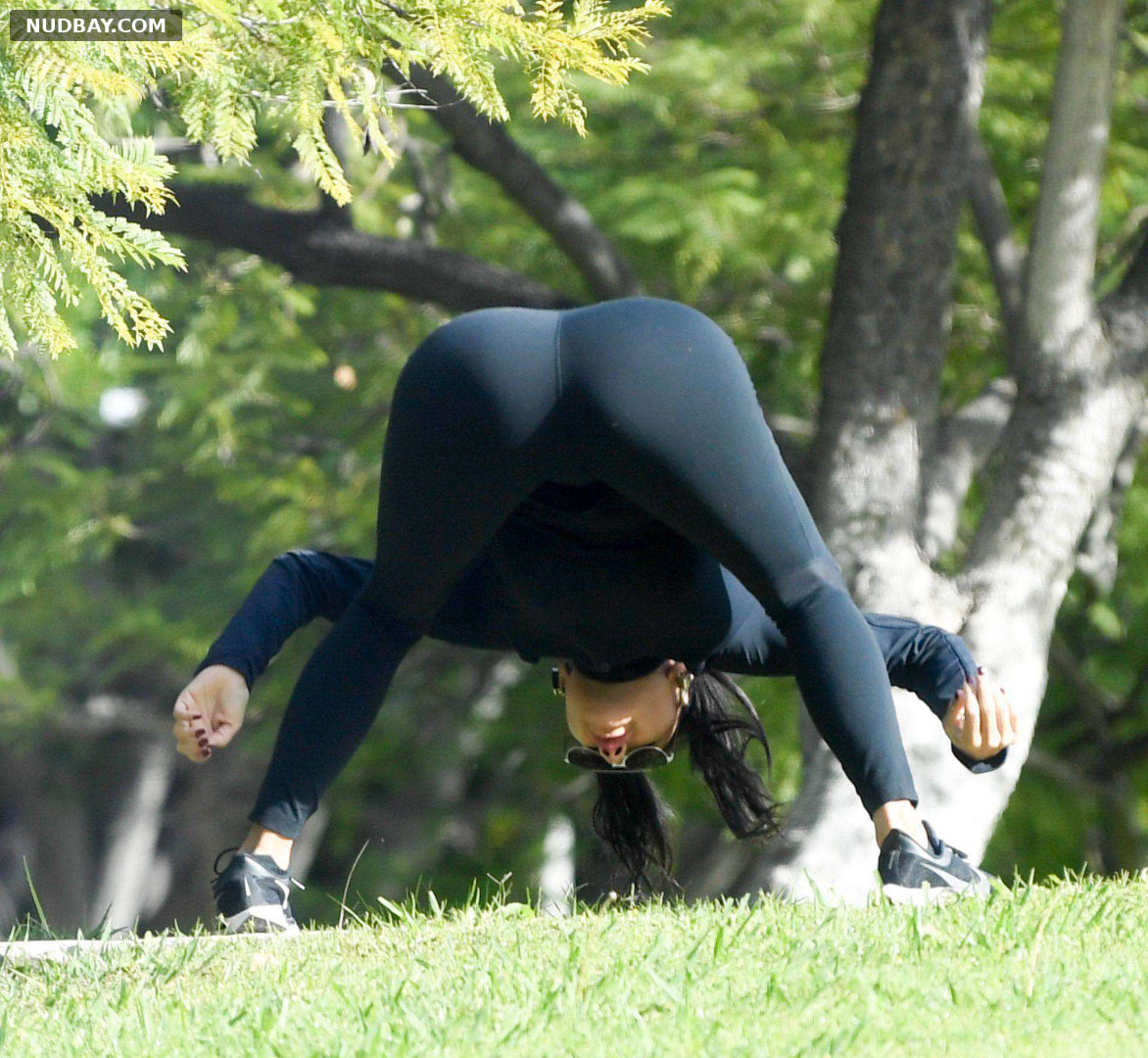 Nicole Scherzinger doing gymnastics showing booty 2020