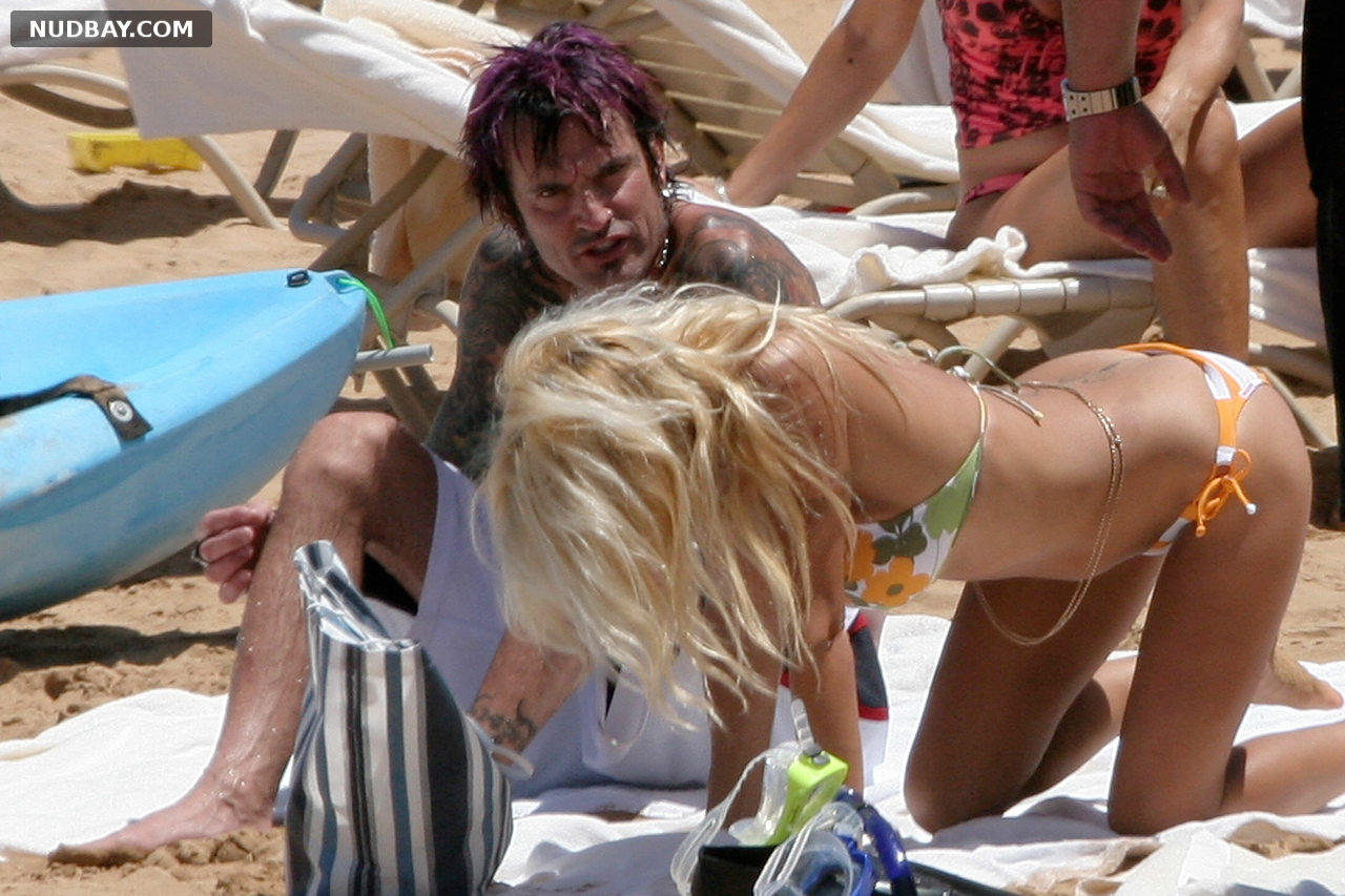 Pamela Anderson nude doggy style bikini in Maui Hawaii 04 14 2007.jpg
