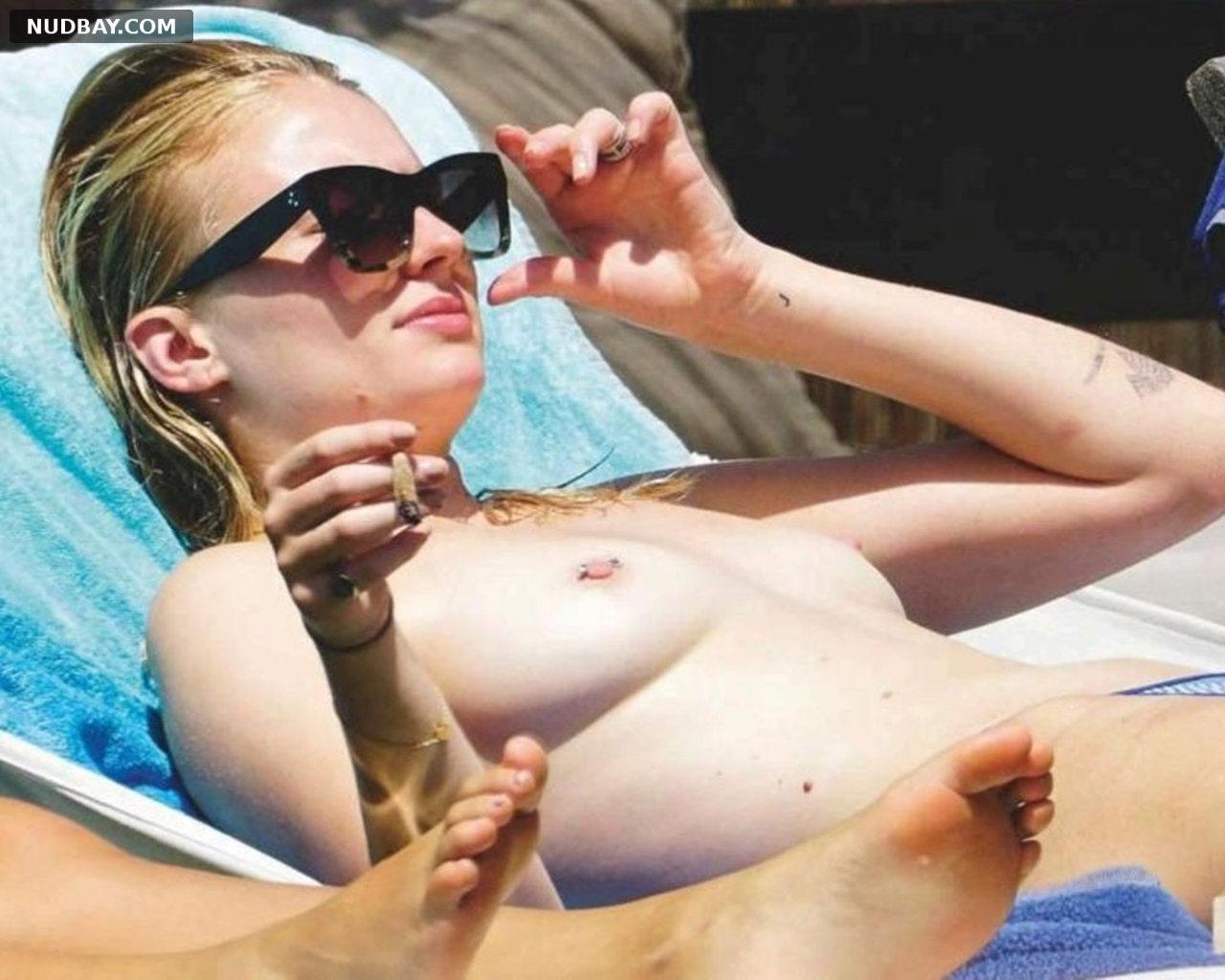 Sophie Turner nude sexy tits on vacation 2019