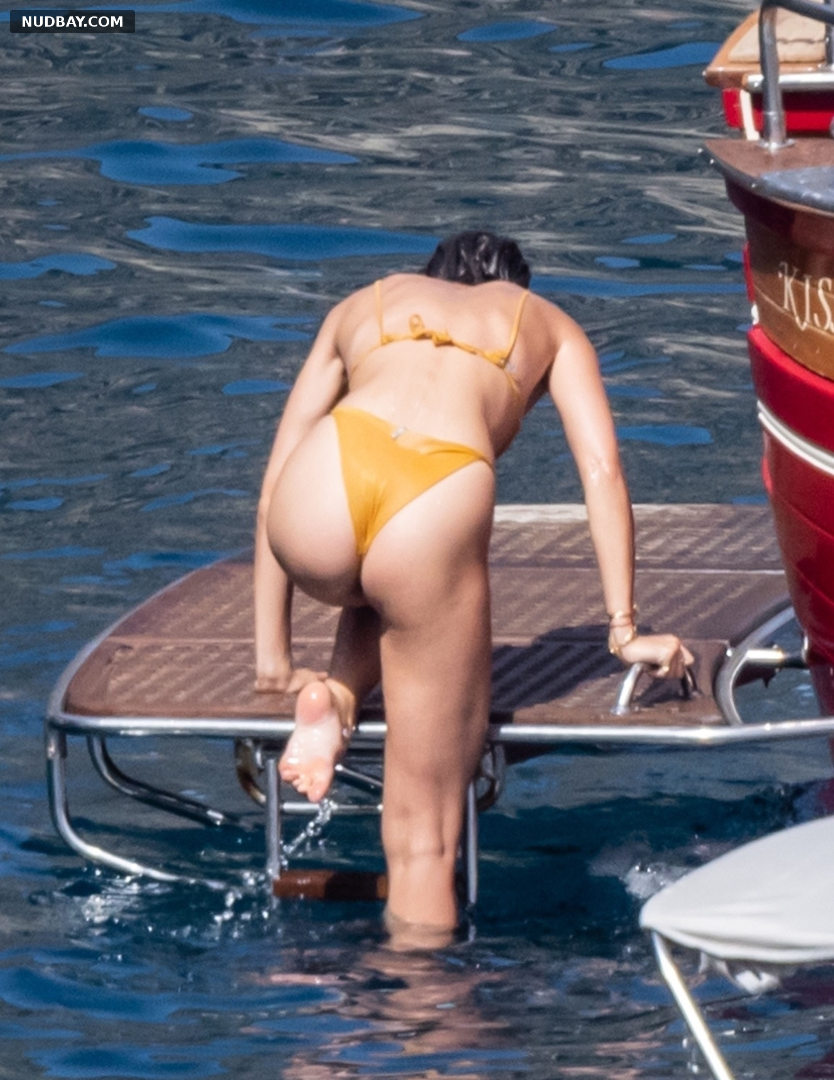 Taylor Marie Hill nude ass in bikini Positano 2021