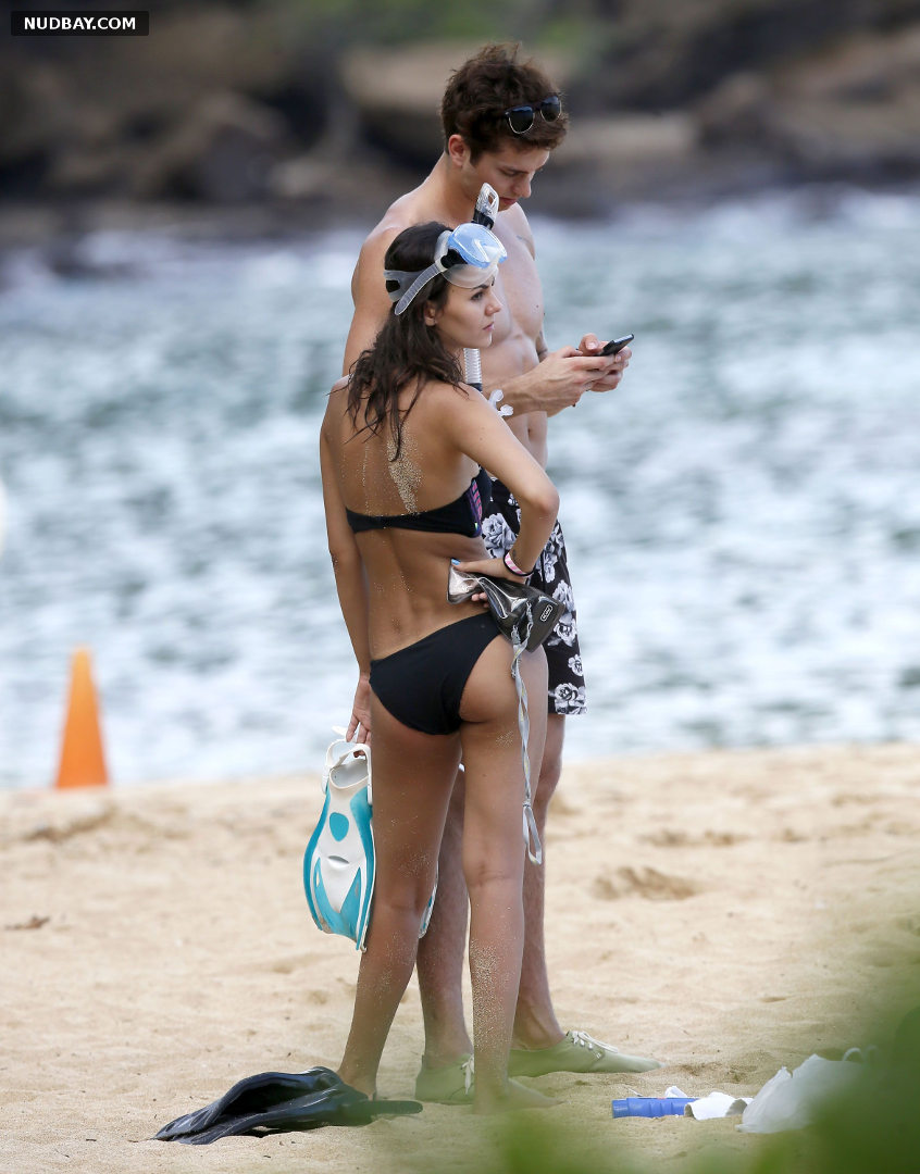Victoria Justice Ass in Bikini at a Beach i Hawaii 08 27 2015